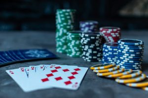 Cara Main Kartu Poker Online